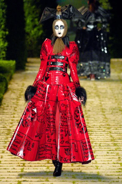 Look 10